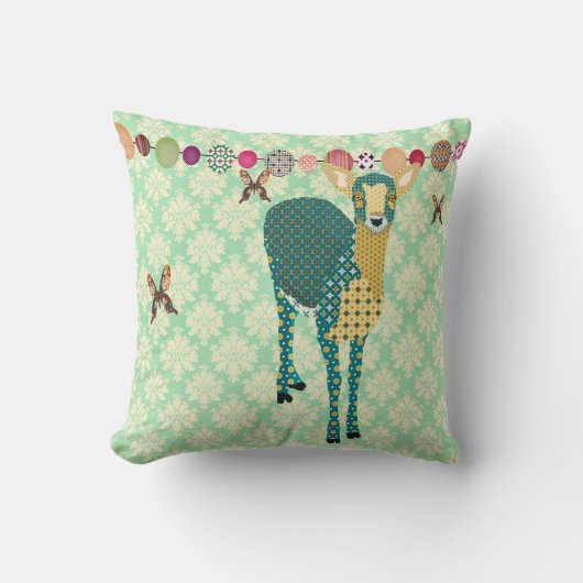 日光の子鹿及びGolddustの蝶ミントジューレップDa クッション (正面)