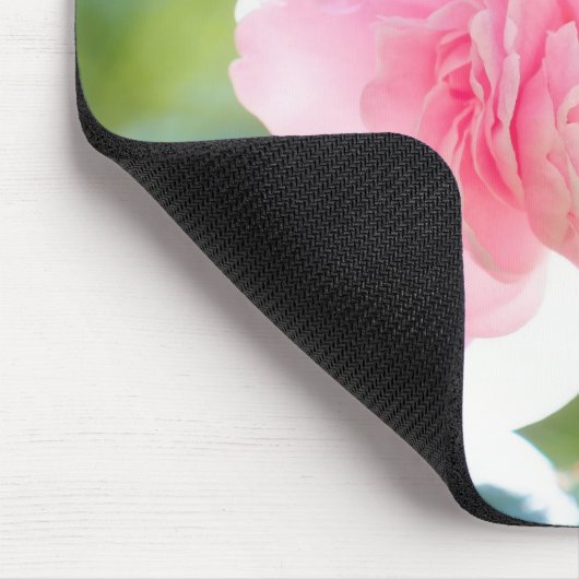 日光の美しいピンクのシャクヤクの花 マウスパッド (コーナー)