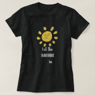 日光を女子のTシャツに入れて Tシャツ