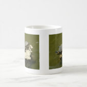 日光浴をするカメ コーヒーマグカップ (中央)