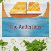 日図解入りの、写真付きの入り時に水上に帆船 キッチンタオル (折り畳み)