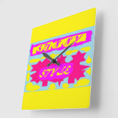 日当たりの良いスタイル深いピンクカナリーイエローとスカイブルー スクエア壁時計 (傾斜)