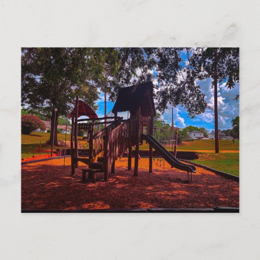 日当たりの良い公園の木製遊具 ポストカード (正面)