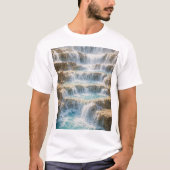 日当たりの良い滝の渓谷 Tシャツ (正面)