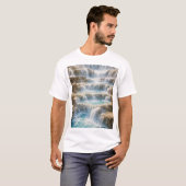 日当たりの良い滝の渓谷 Tシャツ (正面フル)