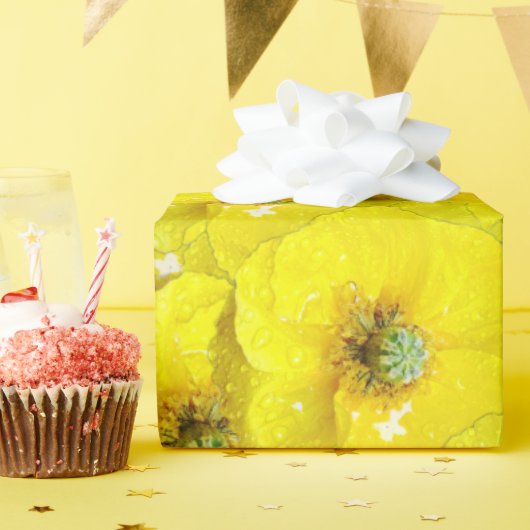 日当たりの良い黄色いコーンのポピー模様 ラッピングペーパー (誕生日パーティー)