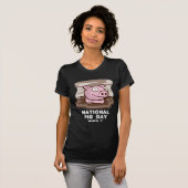 日暗い国民のブタ Tシャツ (正面フル)