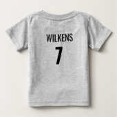 日曜日にパパTシャツでサッカーを見る ベビーTシャツ (裏面)