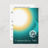 日曜日のまわりのカスタムな誕生日軌道 招待状 (正面/裏面)