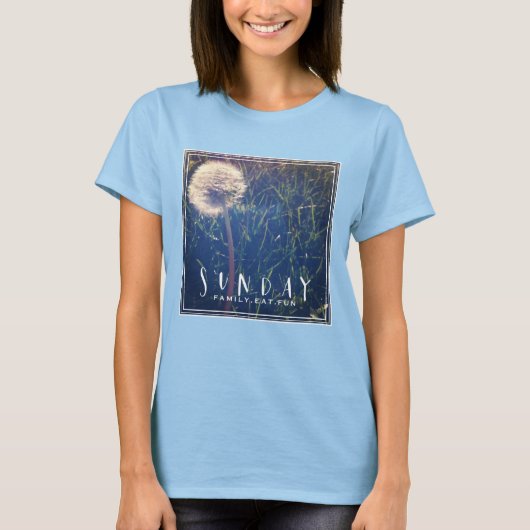 日曜日の家族食べおもしろい Tシャツ (正面)