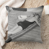 日曜日の日焼けの女性 クッション (ブランケット)