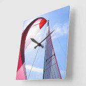 日曜日の赤いSpinnaker スクエア壁時計 (傾斜)
