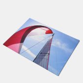 日曜日の赤いSpinnaker ドアマット (アングル)
