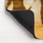 日曜日を楽しむビーチの可愛い人の日没のシルエット マウスパッド (コーナー)