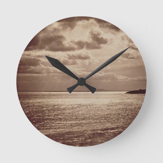 日曜日、ノルマンディーc.1857 (セピア色の写真の効果 ラウンド壁時計 (正面)