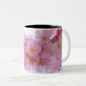 日本のさくらんぼの木の花 ツートーンマグカップ (正面右)