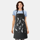 日本のコイミニマリストブラック&ホワイト エプロン (着用した状態)