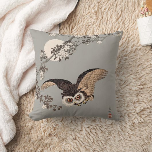 日本のフクロウの夜の木の切り飛んでいるの夜 クッション (ブランケット)