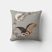 日本のフクロウの夜の木の切り飛んでいるの夜 クッション (正面)