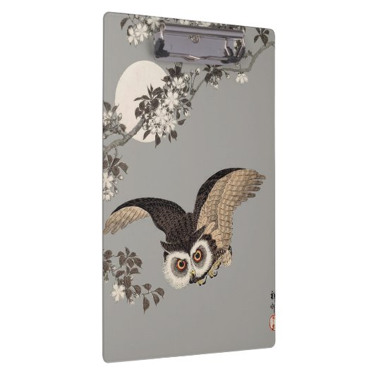 日本のフクロウの夜の木の切り飛んでいるの夜 クリップボード (右)
