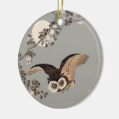 日本のフクロウの夜の木の切り飛んでいるの夜 セラミックオーナメント (左)