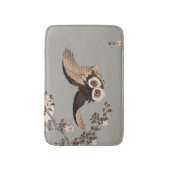 日本のフクロウの夜の木の切り飛んでいるの夜 バスマット (正面縦)