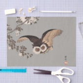 日本のフクロウの夜の木の切り飛んでいるの夜 薄葉紙 (クラフト)