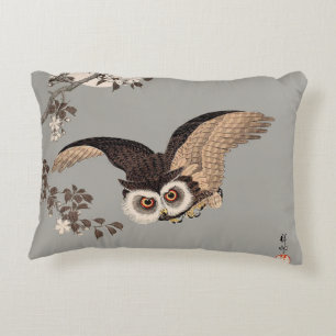 日本のフクロウの夜 月 木版画 飛ぶ夜 アクセントクッション