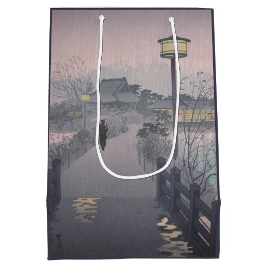 日本の不忍峠の夕暮れ ミディアムペーパーバッグ (裏面)