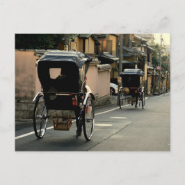 日本の京都の通りの人力車 ポストカード