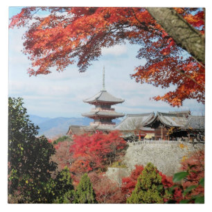 日本の京都。秋の清水寺 タイル