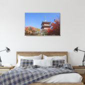 日本の京都、秋の色のパゴダ キャンバスプリント (インサイチュ (寝室))