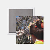 日本の京都。芸者の後ろ姿のクローズアップ マグネット (正面/裏面)