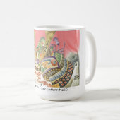 日本の伝統的着物生地、かっこいい兜(KABUTO)のマグカップ コーヒーマグカップ (正面右)