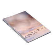 日本の冬自然。野生生物のシーン、雪の自然。 ノートブック (右側)