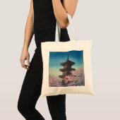 日本の古典的な浮世絵 春の夜の五重塔 トートバッグ (正面(商品))