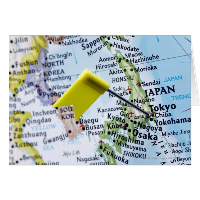 日本の地図に載せた地図のピンをクローズアップ (正面横)