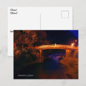 日本の夜の川の上の赤い神橋 ポストカード (正面/裏面)