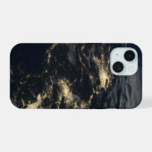 日本の夜の街の光 iPhone 15ケース (裏面横)