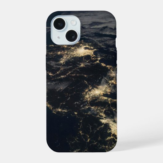 日本の夜の街の光 iPhone 15ケース (裏面)