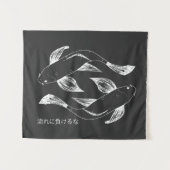日本の手描きスタイルの鯉の魚のミニマル タペストリー (正面(横))