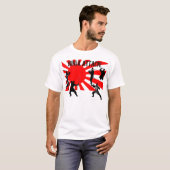 日本の旗の忍者の攻撃の黒の忍者 Tシャツ (正面フル)