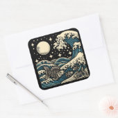 日本の浮世絵スタイルの大波と魚と星空の夜 スクエアシール (封筒)