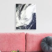 日本の琉球諸島上空の台風チャバ キャンバスプリント (インサイチュ (リビング))