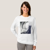 日本の琉球諸島上空の台風チャバ Tシャツ (正面フル)