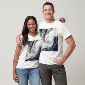 日本の琉球諸島上空の台風チャバ Tシャツ (ユニセックス)