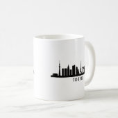 日本の都市景観の旅 | 東京スカイラインのシルエット コーヒーマグカップ (正面右)