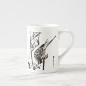 日本のBird on a Branch – 白黒 ボーンチャイナマグカップ (右)