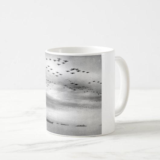日本のUSS Missouriの上空飛行の降伏 コーヒーマグカップ (正面右)