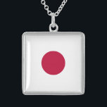 日本国旗:日の丸、日章木、赤日 スターリングシルバーネックレス<br><div class="desc">日の丸 – 日本の時代を超越したシンボル – 日の丸は日本の国旗。白いシンプル背景に赤い円を描いた深いデザインは、歴史的にも文化的にも重要である。 – 歴史 – 日の丸の起源は古代まで遡ることができる。赤い円は太陽を象徴し、文化の中で強力で崇高なシンボル日本のである。太陽神のアマテラスは天皇家の祖と考えら日本のれ、日の丸はアマテラスと関連づけられることが多い。-1870年モダンに日本の急速な近代化と西洋化が進んだ明治維新に際し、国旗の型枠が採用された。日の丸は、この時期の国家統一とアイデンティティの象徴となった。 – 色の意味 – 白:純粋さ、正直さ、誠実さを表す。国民の平和と静寂を象徴す日本のる。 – 赤:太陽、エネルギー、生命、繁栄のシンボルを表す。また、勇気と情熱を象徴する。-シンプルデザイン – 日の丸のデザインはミニマシンプルリズムとエレガンスの美日本のしさを反映している。文化に慣れていない人でも認識し理解するのは簡単日本のである。国旗のシンプルさはまた、政府の儀式から日常生活まで、さまざまな状況に対応しフォーマルた汎用性を備えている。 – 終わりに – 日の丸は単なる旗ではなく、日本の歴史や文化、アイデンティティの力強い象徴である。そのシンプルデザインは、世界の中で認識可能で永続的なエンブレムとなっている。 – 著作権法日本の(2018年6月1日グラント)によると、この著作物の著作権は消滅し、その公有地となっている。</div>